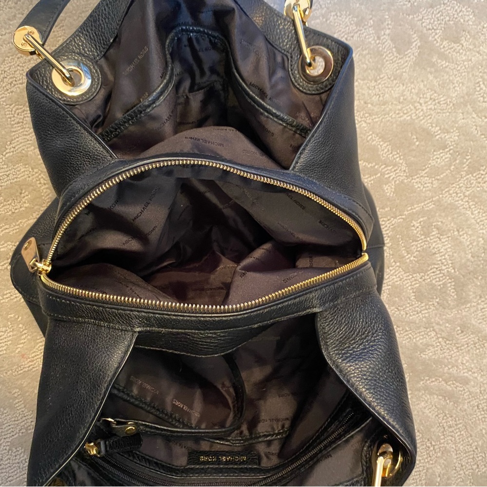 Michael Kors Handbag Black Leather - Picture 7 of 11